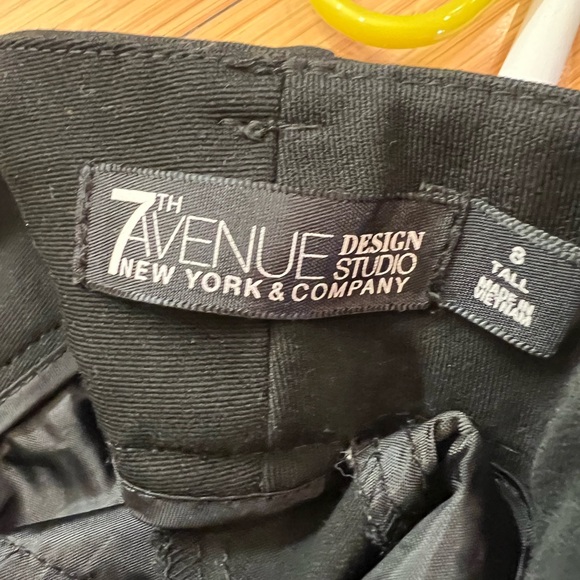 New York and Company - Picture 4 of 4